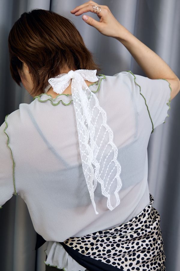 水玉點點刺繡波浪滾邊蕾絲網眼布料透膚長絲巾(兩色) 