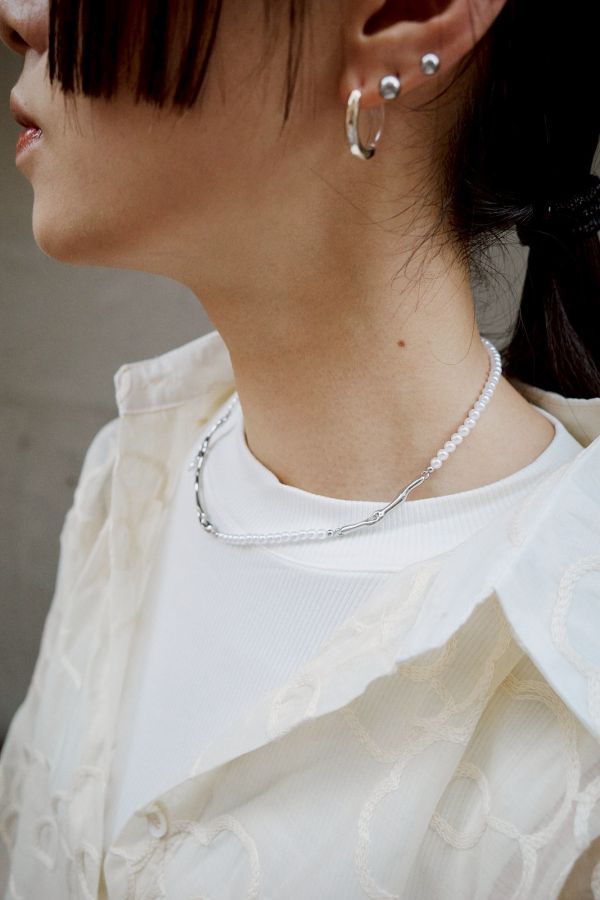 銀色流動金屬樹枝拼接小珍珠對半項鍊 