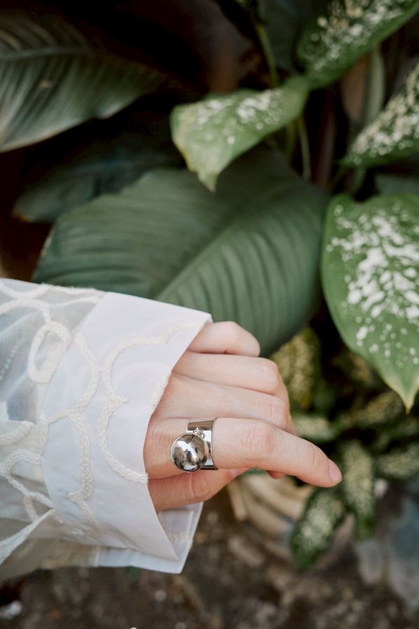 寬寬亮面可微調金屬大球球戒指 