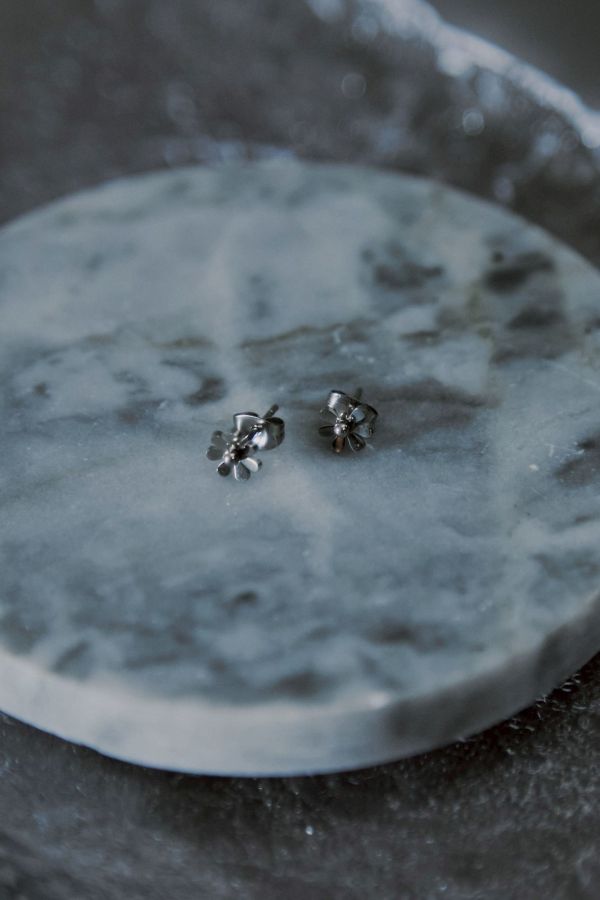 鋼製立體迷你小巧花朵穿耳式耳環 