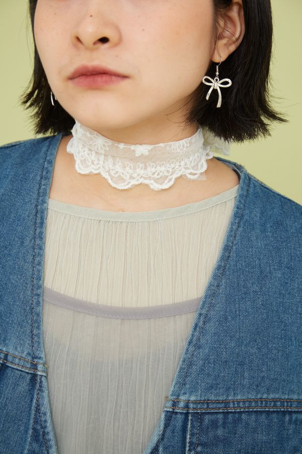 刺繡小花波浪滾邊透膚長絲巾(三色) 
