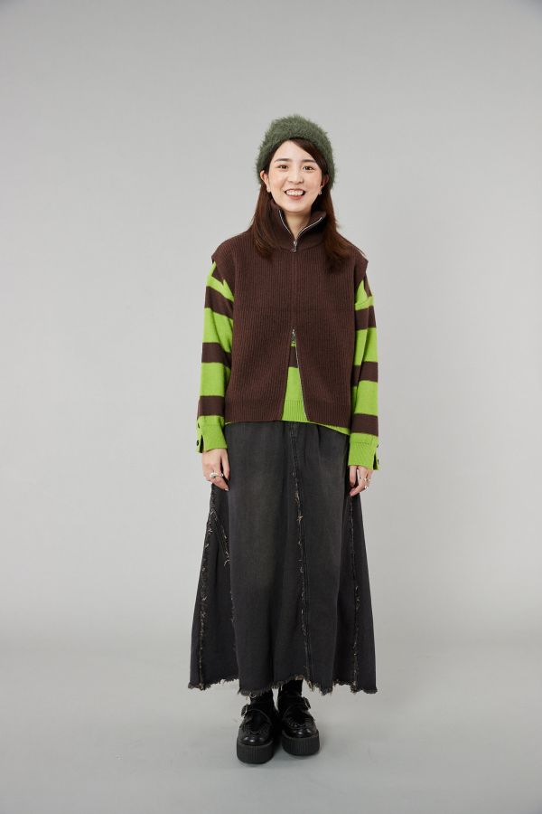 【SALE6折!!】咖啡色撞色寬條紋鈕扣短版針織毛衣(綠色) 