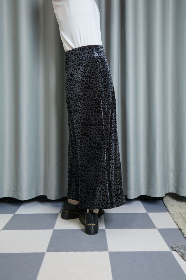 閃閃緞光絲絨滿版豹紋直筒長裙 