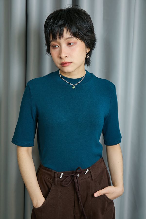 多色好搭柔軟磨毛材質微高領五分袖上衣(四色) 