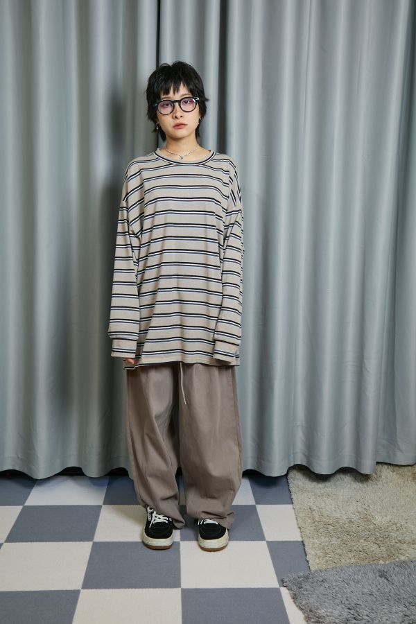 中性四線配色條紋寬鬆落肩慵懶大件上衣(卡其) 