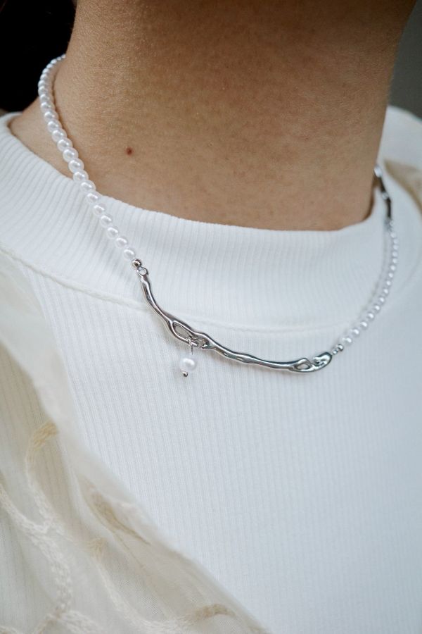 銀色流動金屬樹枝拼接小珍珠對半項鍊 