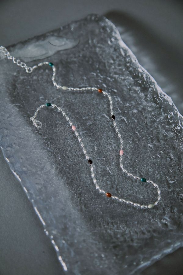 彩虹糖珠拼接霧銀色橢圓細珠珠項鍊 