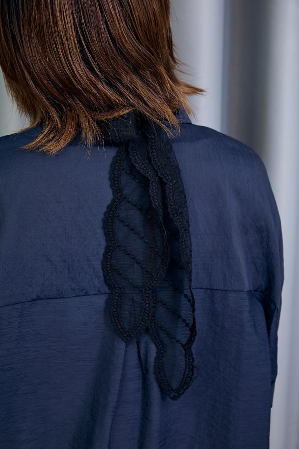 水玉點點刺繡波浪滾邊蕾絲網眼布料透膚長絲巾(兩色) 