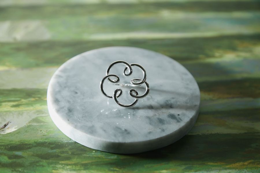 線圈繞繞大花花金屬戒指 