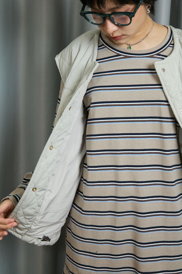 中性四線配色條紋寬鬆落肩慵懶大件上衣(卡其) 