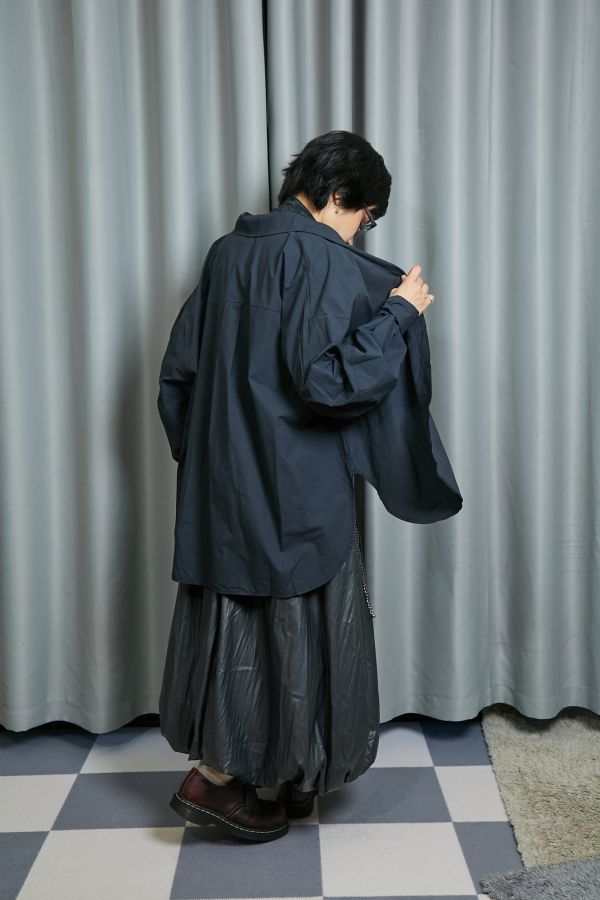 秋日沉穩色系立體繭型大澎袖寬鬆襯衫(深藍) 