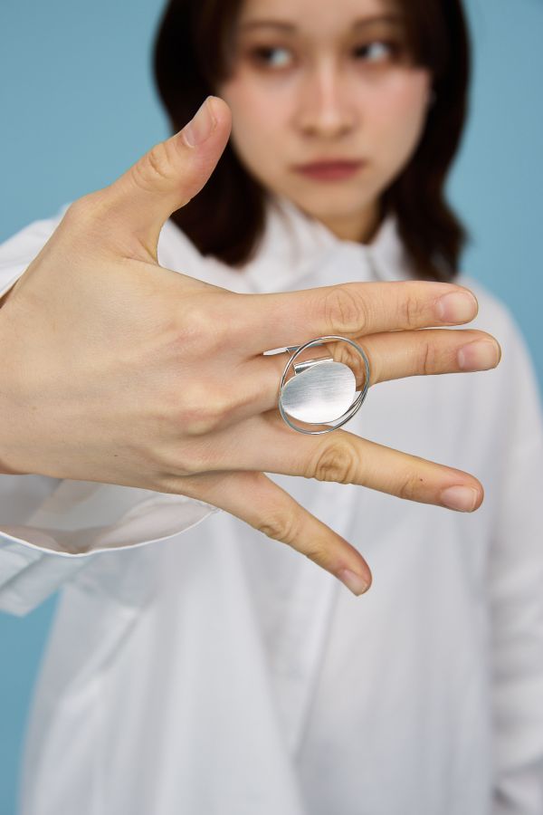 髮絲紋路圓片繞線分量感金屬戒指 