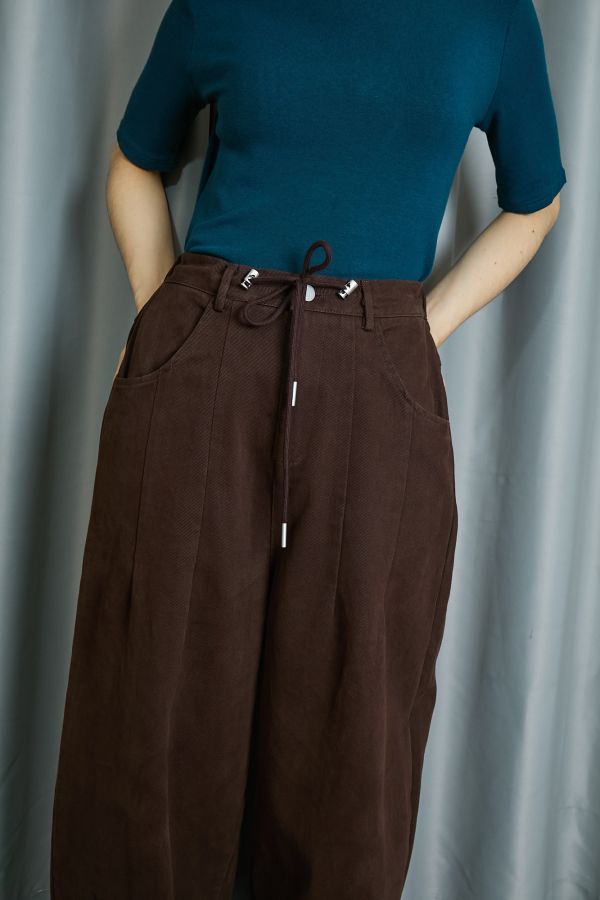 厚厚磨毛布料抽繩調節車線繭型寬版長褲(咖啡) 