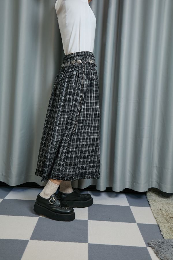黑白線條色格紋腰間加寬壓折木耳花邊長裙 