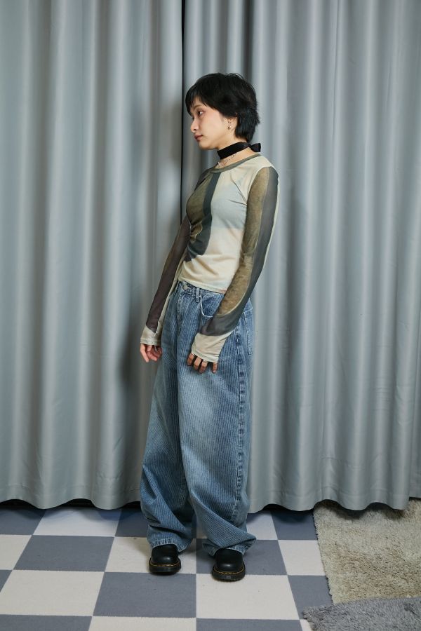 水洗細條紋寬鬆好版型淺色牛仔落地長褲 