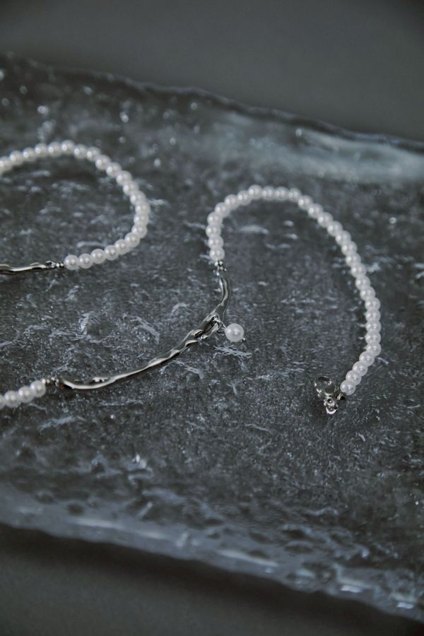 銀色流動金屬樹枝拼接小珍珠對半項鍊 