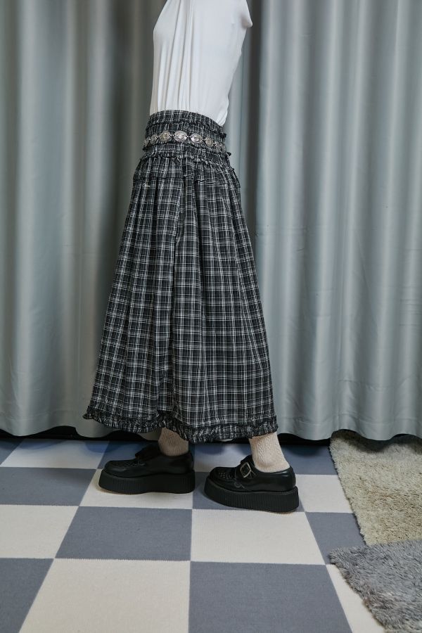 黑白線條色格紋腰間加寬壓折木耳花邊長裙 