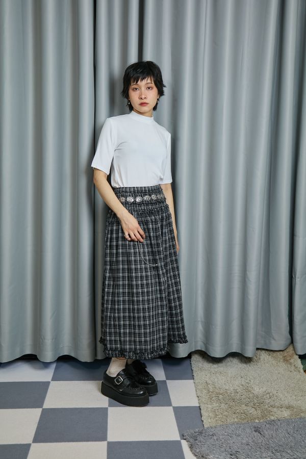 黑白線條色格紋腰間加寬壓折木耳花邊長裙 