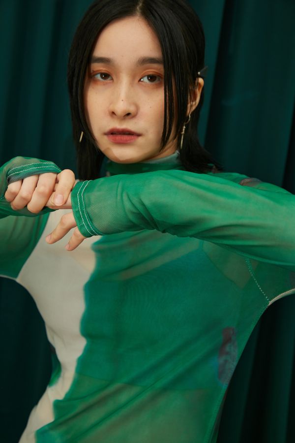 油彩不規則綠色色塊高領抽皺網紗 