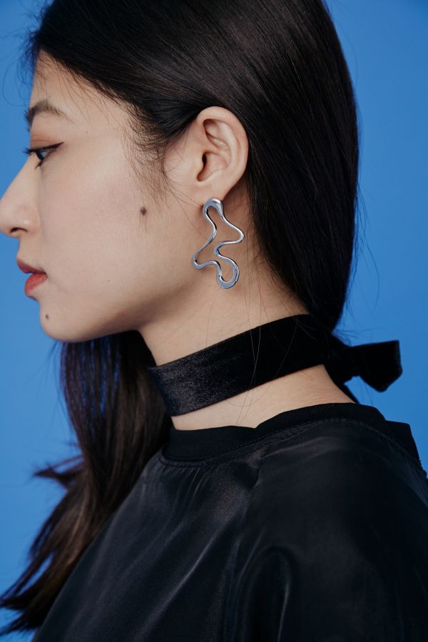 波浪曲線不規則金屬大耳環 