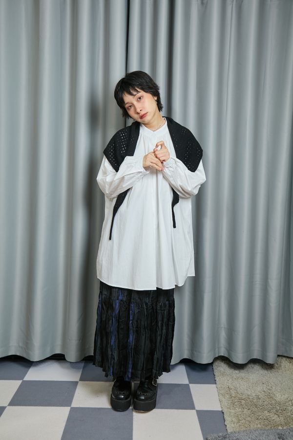 流水線條感變換色彩暈染揉皺感鬆緊9分長裙(黑色) 