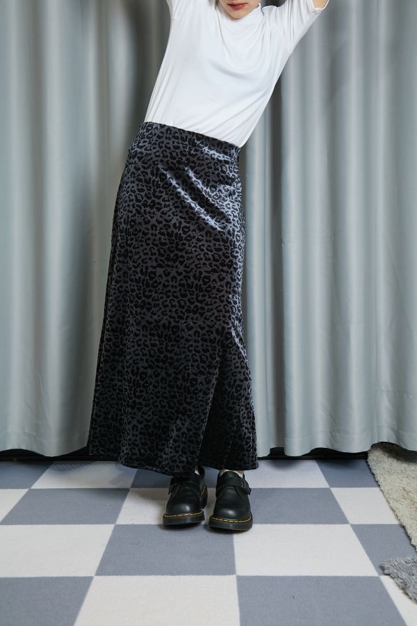 閃閃緞光絲絨滿版豹紋直筒長裙 