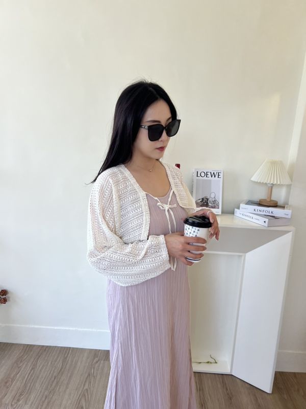 微V領氣質壓褶長洋/肩帶可調節 