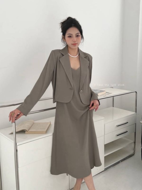 質感短版西裝外套 