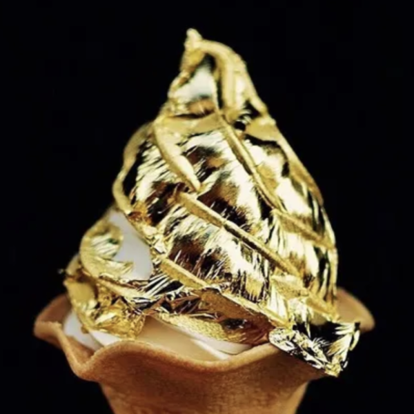 Edible gold leaf - Gold Flakes, Kanazawa, Japan 【現貨】白沙屯媽祖官方授權 日本金澤 可食用金箔『黃金吹雪』,媽祖要給你的 金貴、福氣、財富、豐盛滿滿,獲衛福部食品添加物許可證,已保產品責任險 拱授證113-043