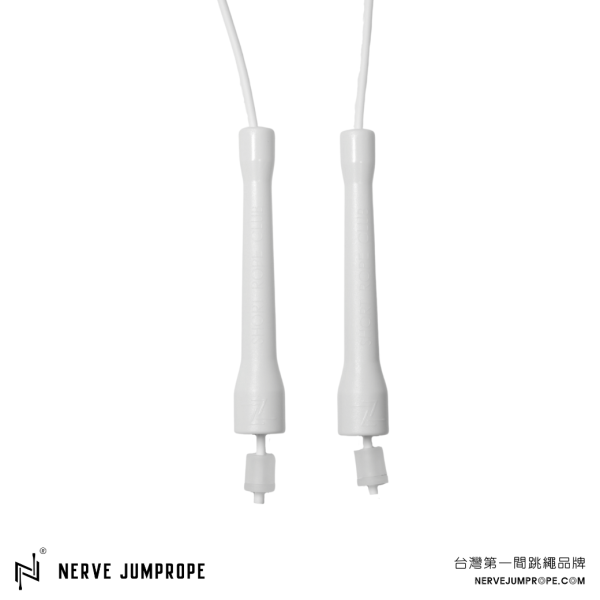 NERVE PVC速度跳繩 - 珍珠白(短把) 1.重量較輕
2.快速迴旋
3.工學握把
4.卡扣鐵片、設計不易捲繩
5.適合較進階繩人

跳繩、節拍繩、膠繩、運動跳繩、燃脂、跳繩運動、快速燃脂、跳繩健身、健身、有氧運動、有氧、有氧跳繩