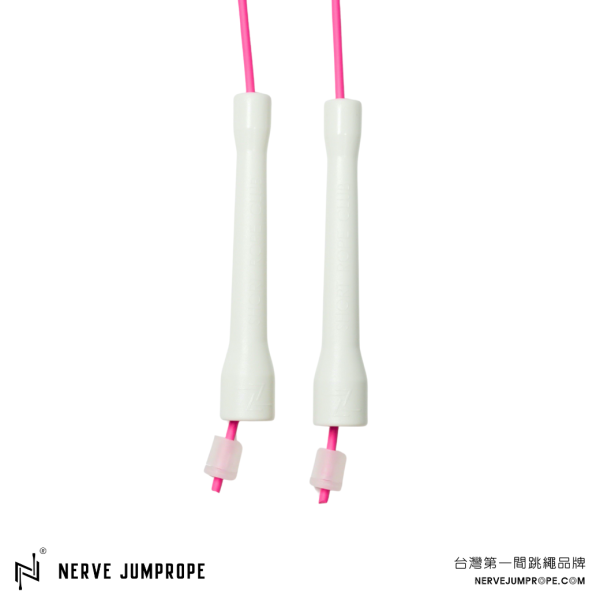 NERVE PVC速度跳繩 - 珍珠白(短把) 1.重量較輕
2.快速迴旋
3.工學握把
4.卡扣鐵片、設計不易捲繩
5.適合較進階繩人

跳繩、節拍繩、膠繩、運動跳繩、燃脂、跳繩運動、快速燃脂、跳繩健身、健身、有氧運動、有氧、有氧跳繩