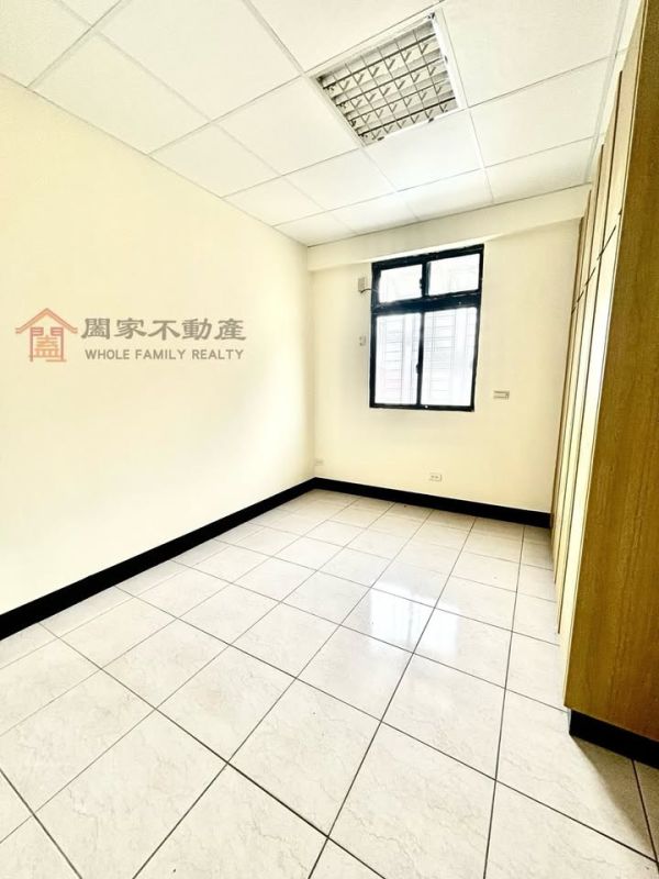 〖金城西海路三房公寓〗 