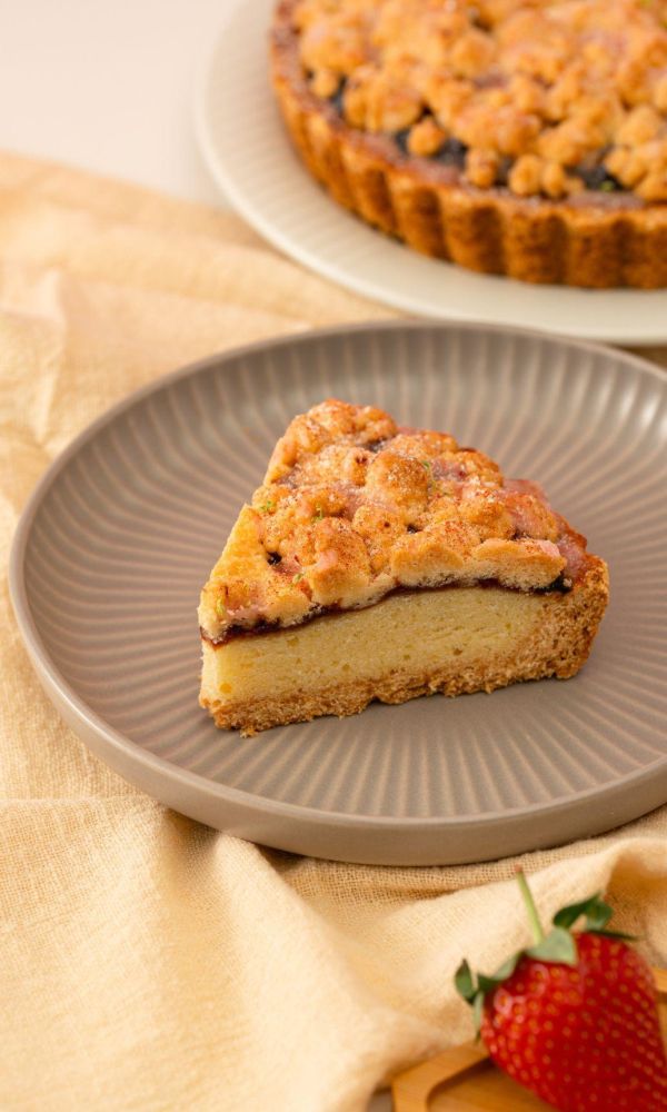 96折 | 草莓酥頂塔 + 紅茶巧 | 兩個六吋 