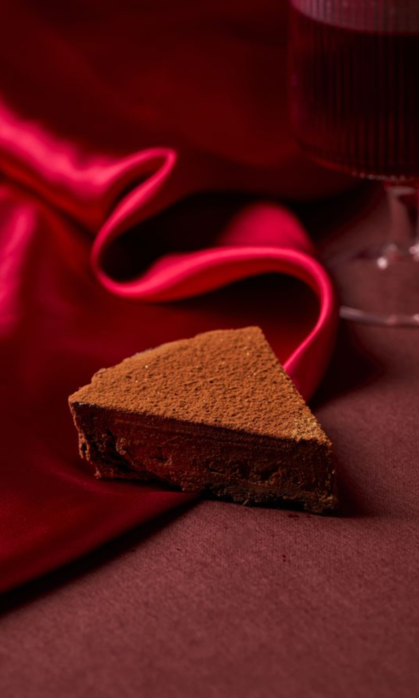 96折 | 草莓酥頂塔 + 紅茶巧 | 兩個六吋 