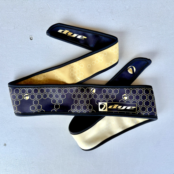 【漆彈專賣-三角戰略】“二手” DYE X HALO 聯名頭帶 - 金色 