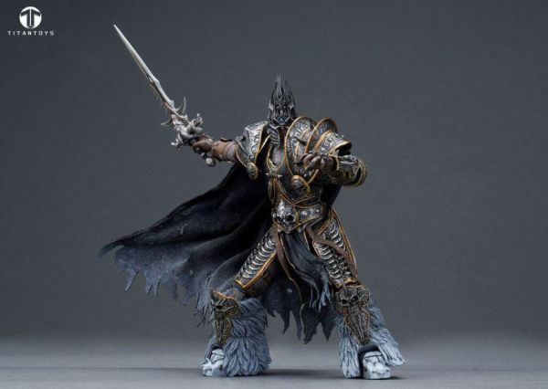 現貨免運 TITAN Toys 1/12 冰霜騎士 部分盒損 TT001 6吋 可動人偶 可動人偶,12吋人偶,6吋人偶,模型預購,HOT TOYS,可動模型,可動模型預購,喬老師,高雄冠軍,史派克工廠,密斯特喬,台中模型,台中玩具店,兵人,素體,頭雕,1/12人偶,1/6人偶,設計師玩具,潮玩,TITAN Toys,TITAN Toys巫妖王,巫妖王可動人偶