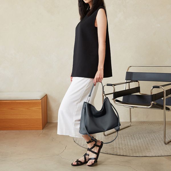 DTB｜Valley  Hobo 軟包 - 霧灰藍 斜背,單肩,手提,方包,多用,設計大獎,中性,經典,優雅,真皮,原創,設計師,台灣設計,皮革,輕軟,質感,