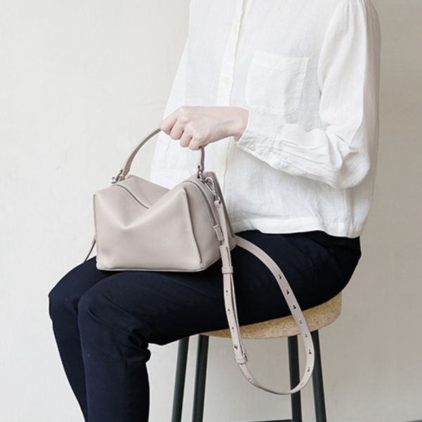 DTB｜Valley 迷你方型軟包 - 雲灰 斜背,單肩,手提,方包,多用,設計大獎,中性,經典,優雅,真皮,原創,設計師,台灣設計,皮革,輕軟,質感,