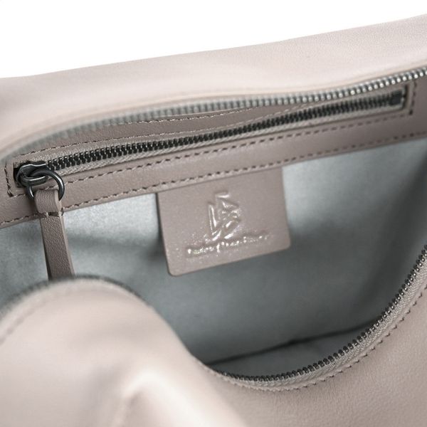 DTB｜Valley 迷你方型軟包 - 雲灰 斜背,單肩,手提,方包,多用,設計大獎,中性,經典,優雅,真皮,原創,設計師,台灣設計,皮革,輕軟,質感,