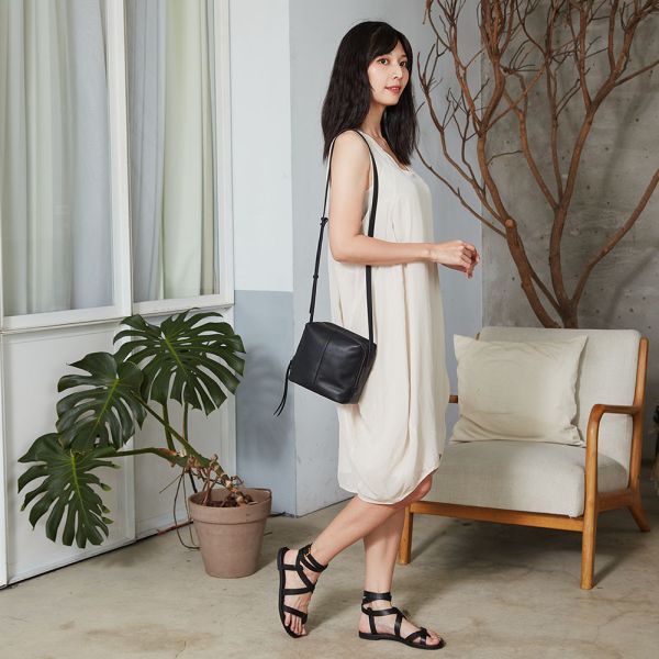 DTB｜Cross Body法奇單肩隨身包 - 黑 斜背,單肩,手提,方包,多用,設計大獎,中性,經典,優雅,真皮,原創,設計師,台灣設計,皮革,輕軟,質感,