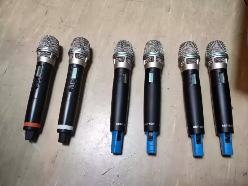 無線麥克風推薦與挑選技巧｜新手選購指南 無線麥克風,無線麥克風推薦,無線麥克風怎麼選,無線麥克風挑選,無線麥克風選購指南, 無線麥克風安裝, -無線麥克風頻段,UHF 無線麥克風,2.4G 無線麥克風,無線麥克風抗干擾,無線麥克風收訊距離,無線麥克風音質比較,無線麥克風延遲, 教學用無線麥克風,表演無線麥克風,公司簡報無線麥克風