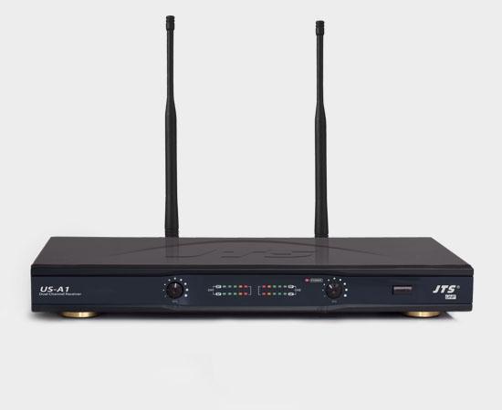 JTS US-A1 UHF PLL 雙頻道自動選訊無線麥克風組｜專業級無線麥克風系統｜會議 教學 禮堂 舞台活動適用 JTS US-A1,JTS無線麥克風,JTS雙頻道無線麥克風,UHF無線麥克風,PLL無線麥克風,雙頻道接收機,無線麥克風主機組,專業無線麥克風,會議室無線麥克風,教學擴音設備,學校廣播設備,演講麥克風,舞台無線麥克風,活動主持麥克風,婚宴主持麥克風,KTV無線麥克風,禮堂音響設備,教會音響設備,自動選訊無線麥克風