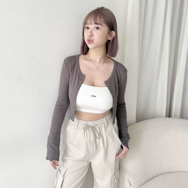 木耳邊開釦外套 