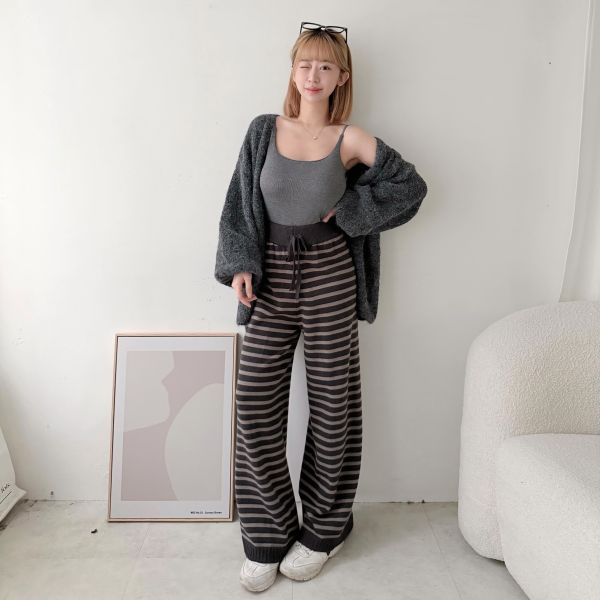 毛衣外橫條褲裝 