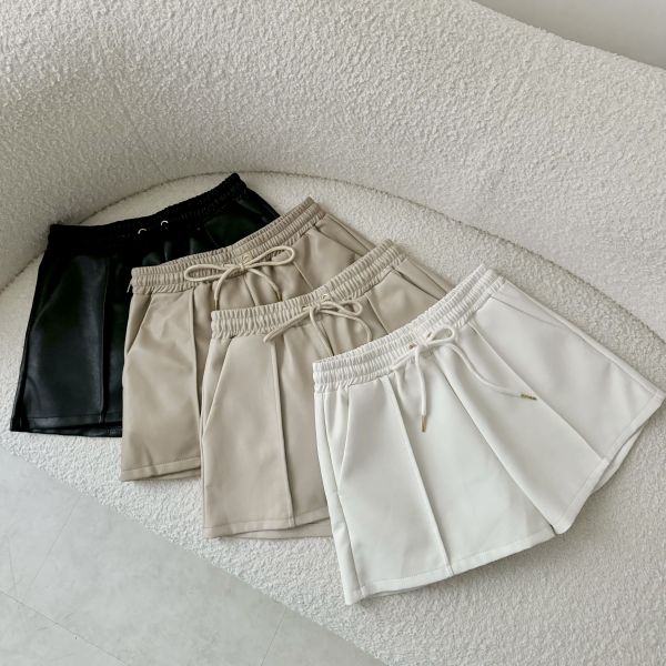 車線皮短褲 