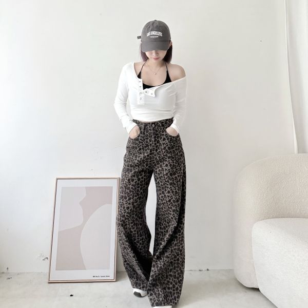 豹紋彎刀褲 