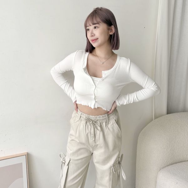 木耳邊開釦外套 