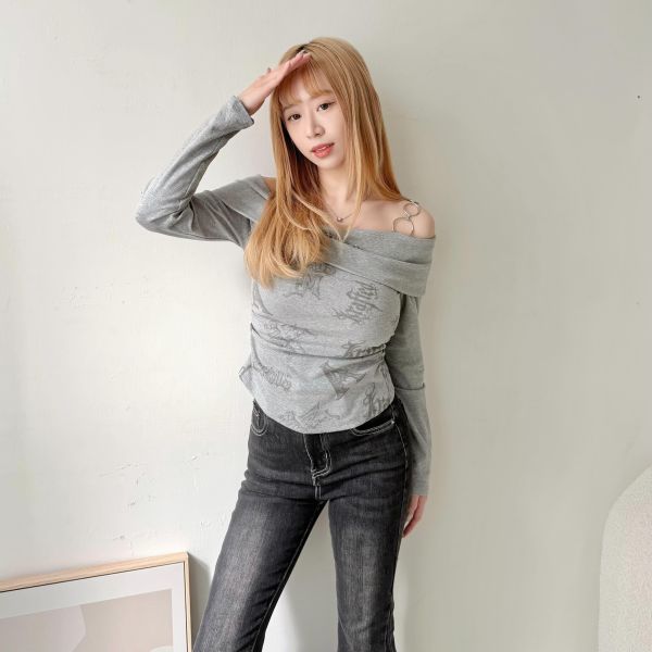 一字領鐵環肩帶上衣 