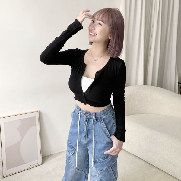 木耳邊開釦外套 