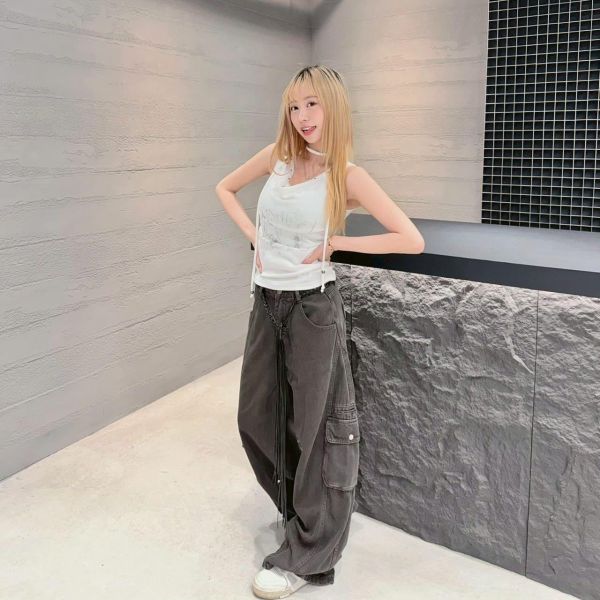 蕾絲邊垂領印花背心 